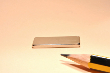 Aimant rectangle (25 x 10 x 2 mm)