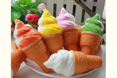 Sponge Ice-Cream Cone (Multicolore)
