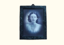 tour de magie : Portrait encadré de la brune (28,5 x 22,5 cm)