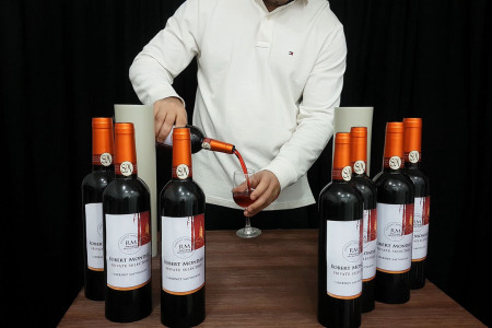 Multiplication de 8 bouteilles de vin (Orange)