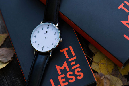 Reloj Timeless Deluxe (Negro)