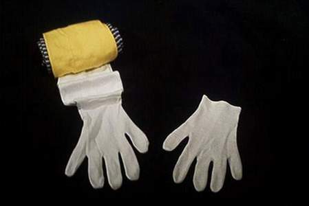 Growing glove