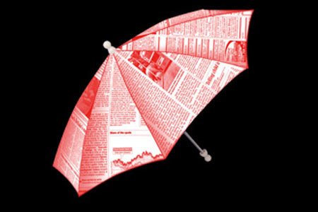 Parapluie à apparition journal rouge