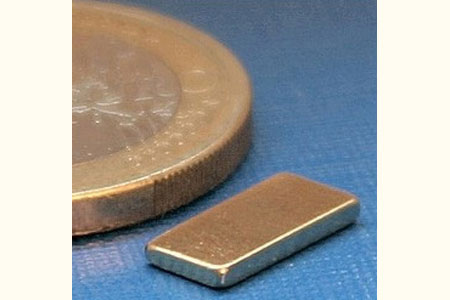 Imán rectangular dorado (10 x 5 x 1 mm)