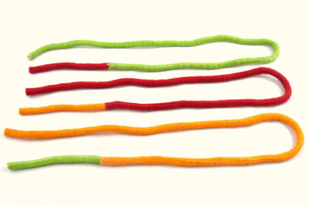 Assemblage de cordes multicolores