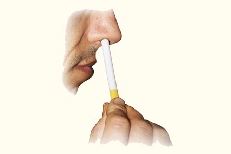 La cigarette dans le nez