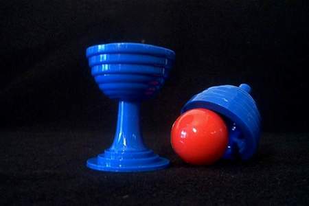 Bola en la copa Caja